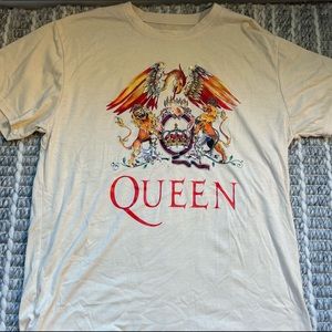 Queen crest logo, band T-shirt, size large, unisex